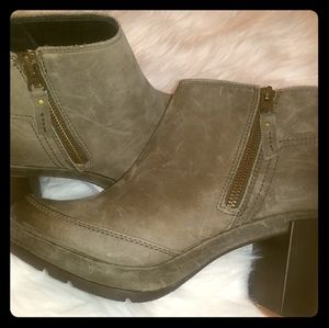 SOREL ANKLE BOOTIE